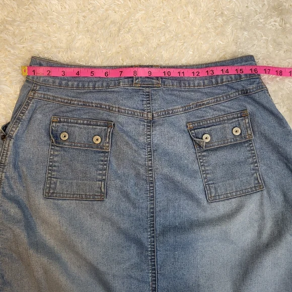 Carolina Blues Women's Jean Skirt, Light Wash Blue, Size 8 - Picture 4 of 9